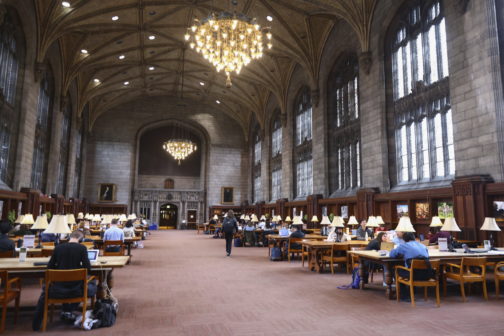U. of Chicago Bans Tech, AI in Social Sciences Core Courses