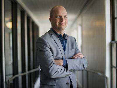 Sebastian Thrun, chief executive of Udacity, says he "would recommend every college president to think about" his company’s new pledge that graduates of its four most marketable courses will earn a job in their field within six months of completing the program.