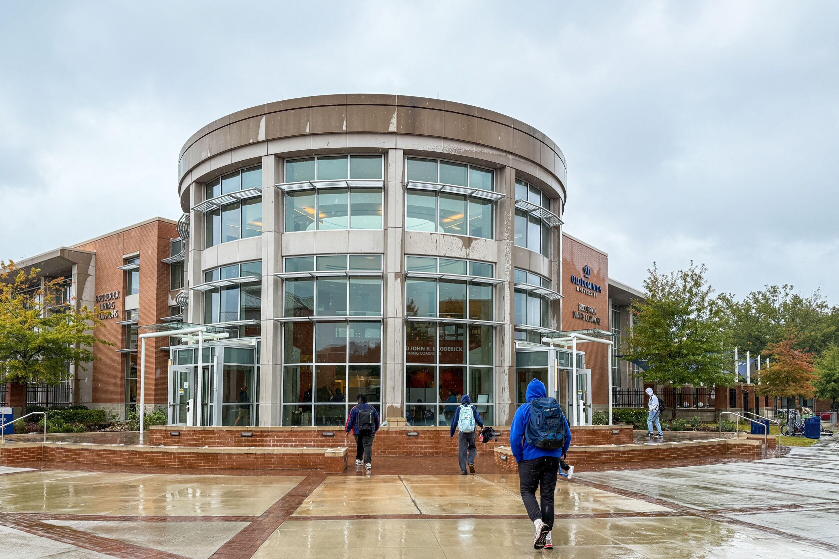 Old Dominion Faculty Vote No Confidence in Leaders Over Plan to Compress Online Courses