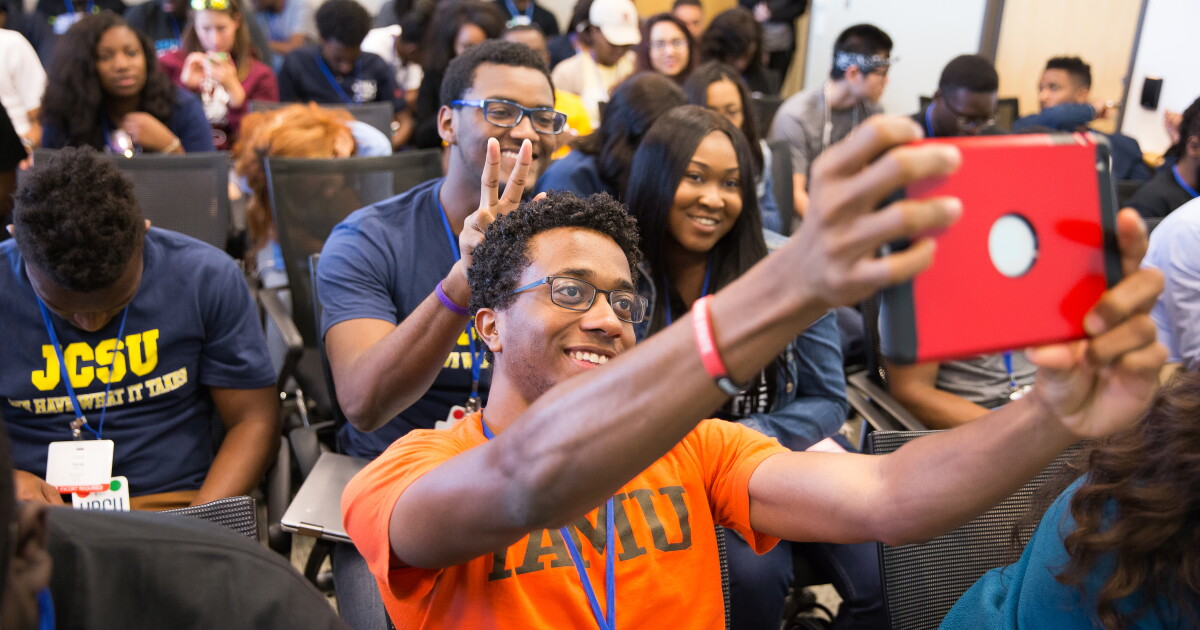 Blackstone Guarantees $40 Million to Entrepreneurship Program for College students of Shade